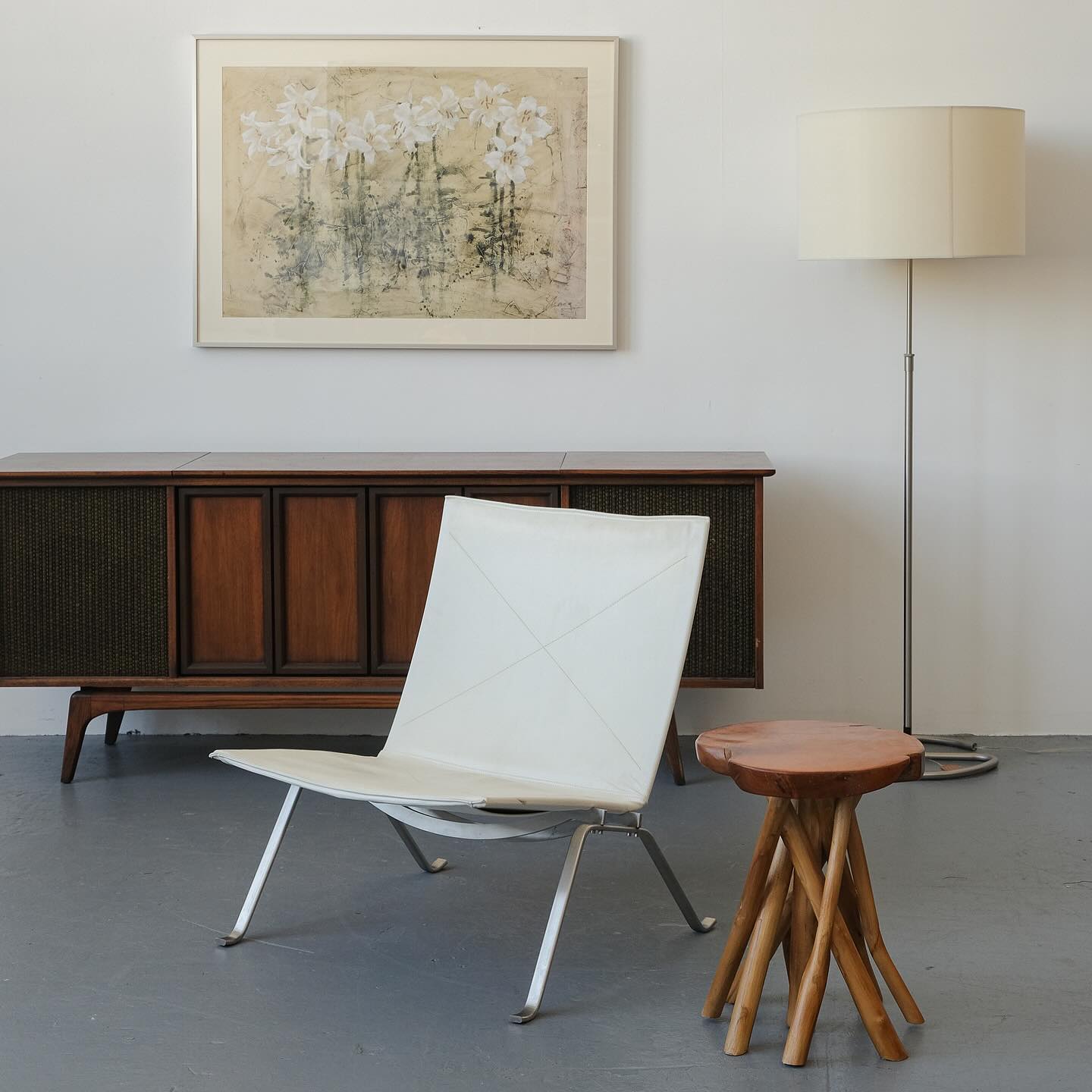 PK 22 style chair in white/brushed metal