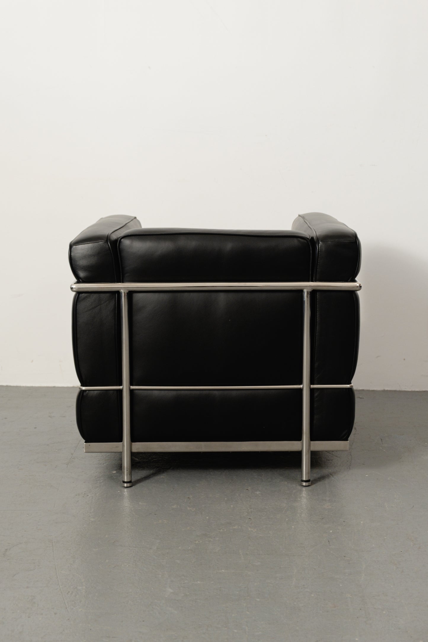 LC2 black leather + chrome (unmarked)