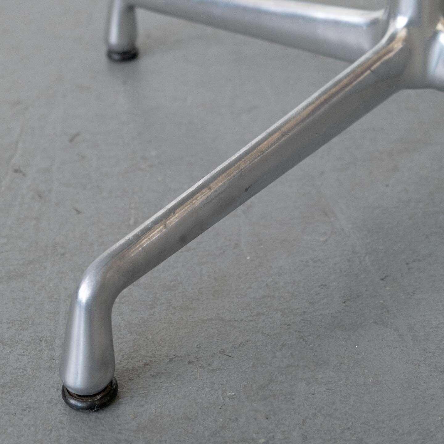 Eames Aluminum Base + Marble Round Top