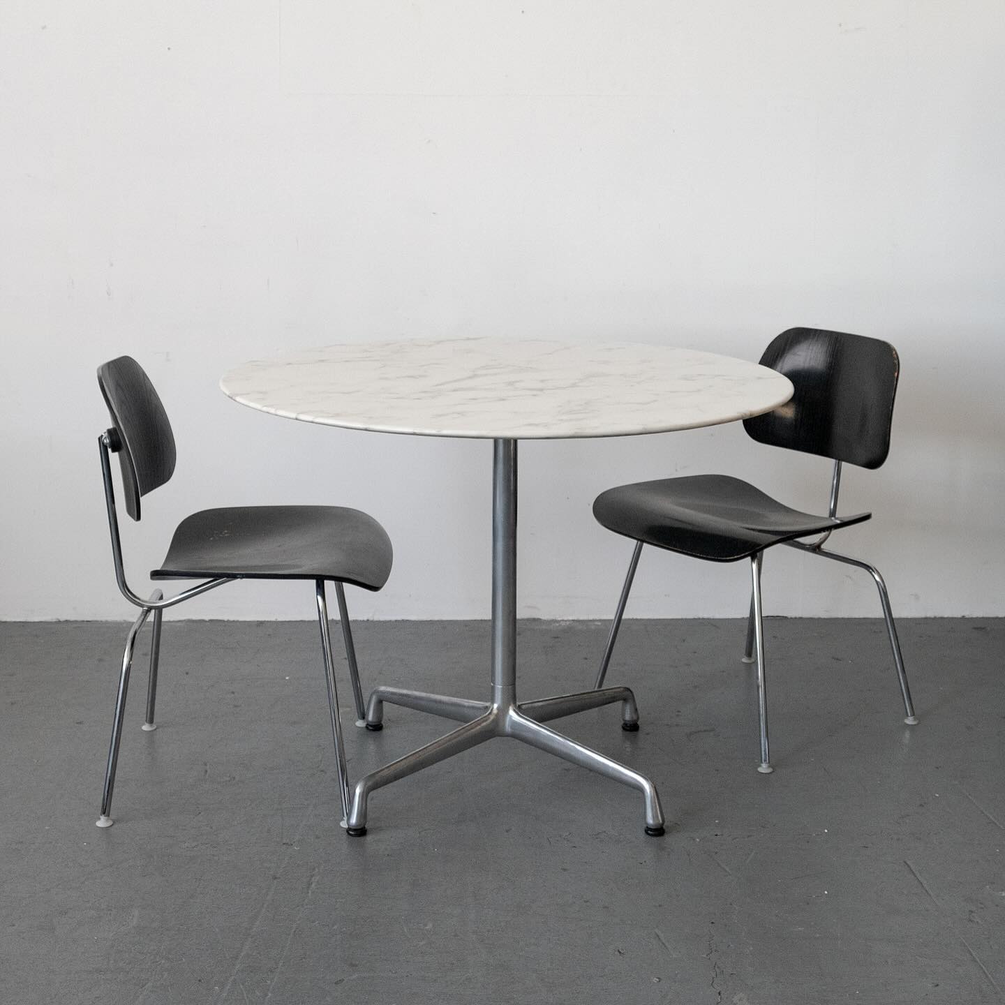 Eames Aluminum Base + Marble Round Top