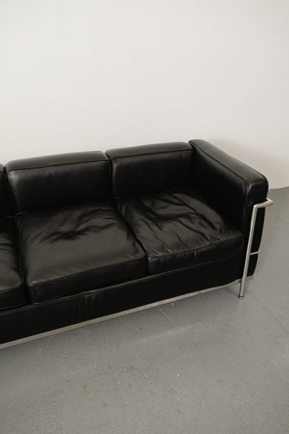 LC2 three seater sofa black leather + chrome