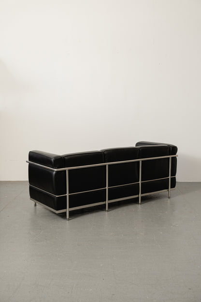 LC2 three seater sofa black leather + chrome