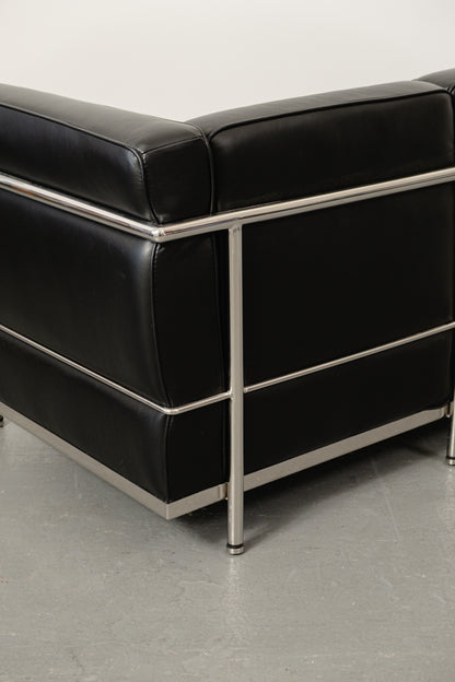 LC2 three seater sofa black leather + chrome