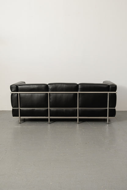 LC2 three seater sofa black leather + chrome