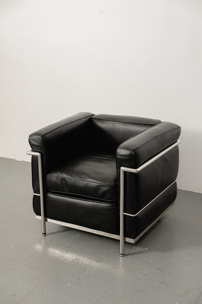 LC2 black leather + chrome (unmarked)