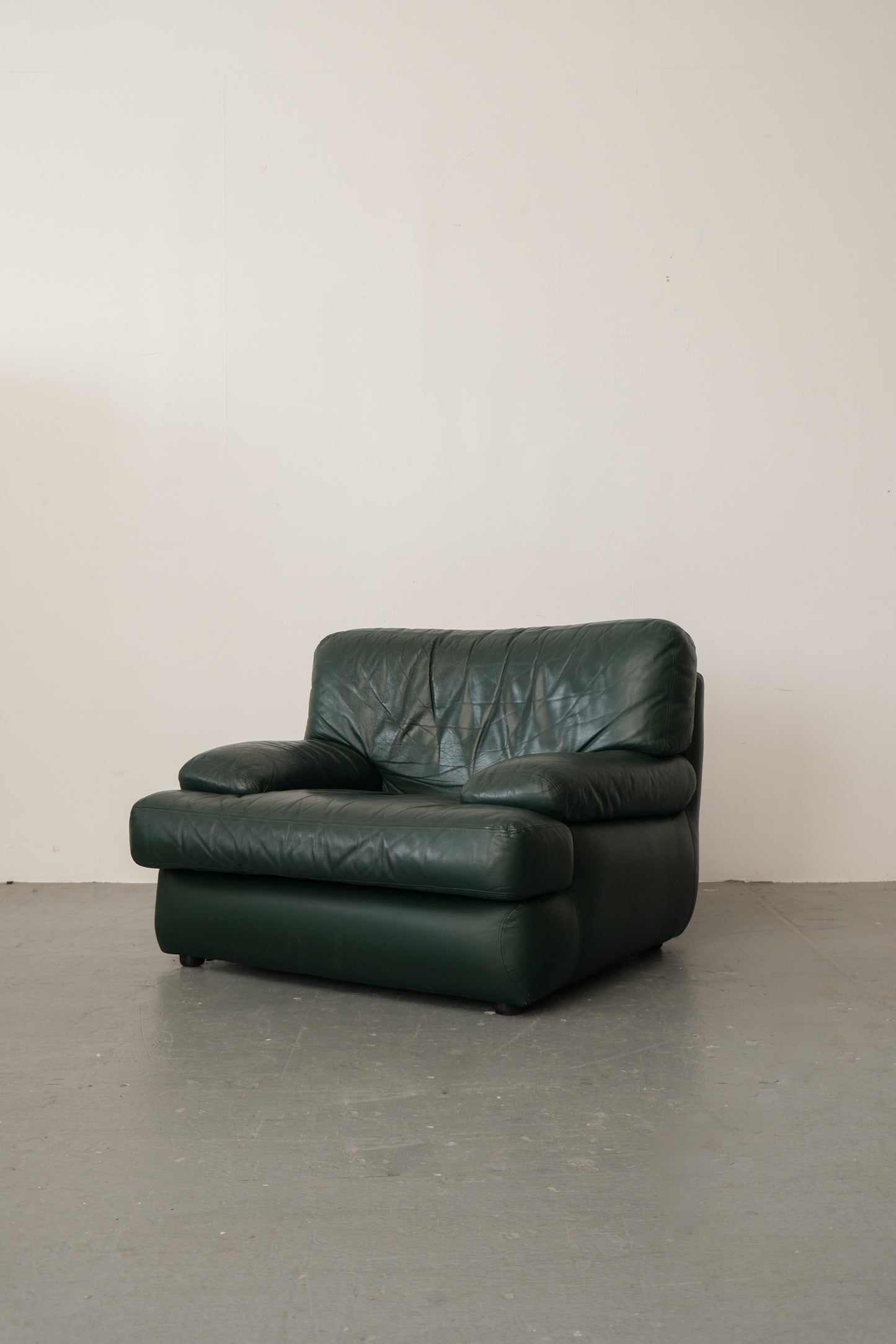 Vintage Leather Chair 80s Italian forest green
