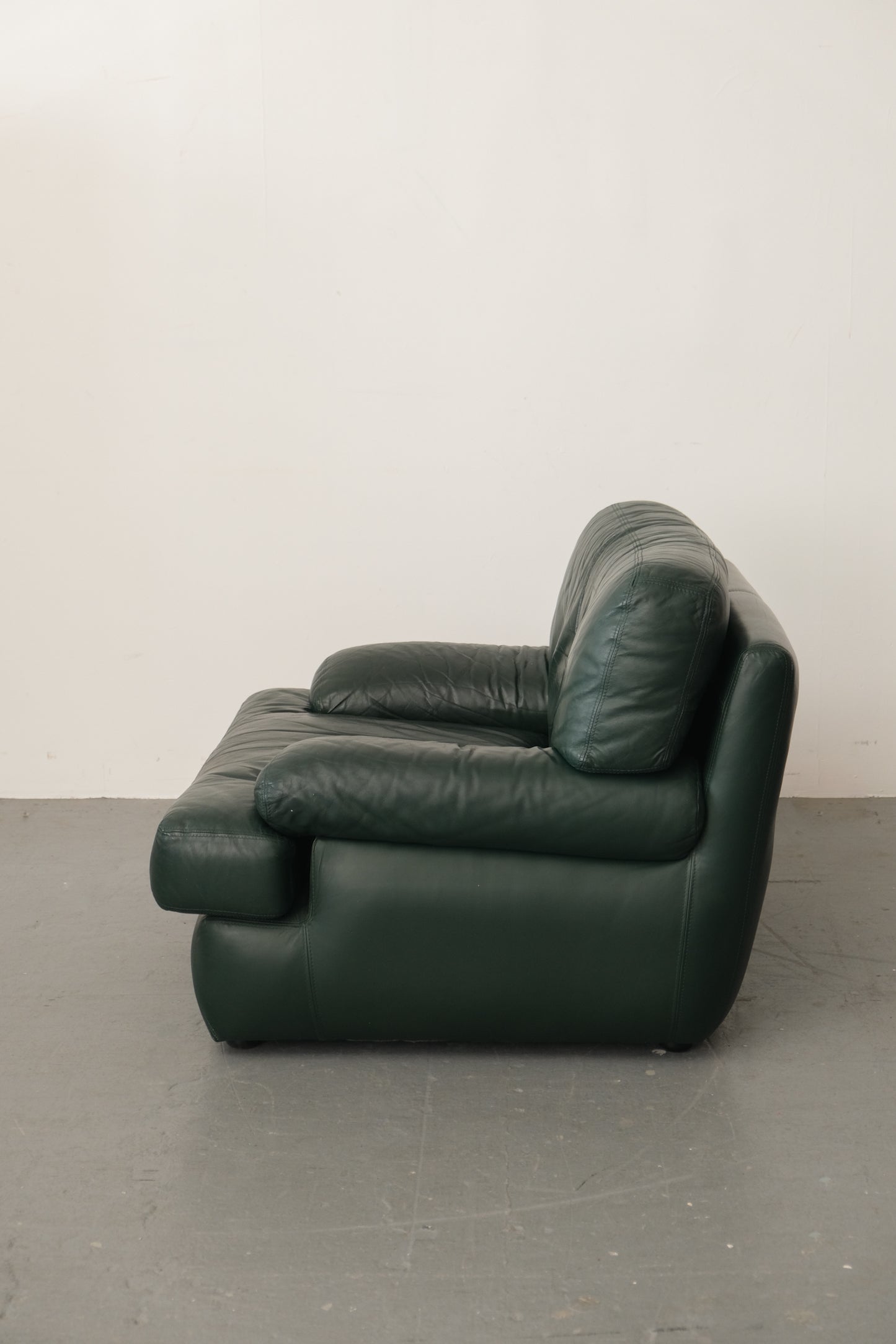 Vintage Leather Chair 80s Italian forest green