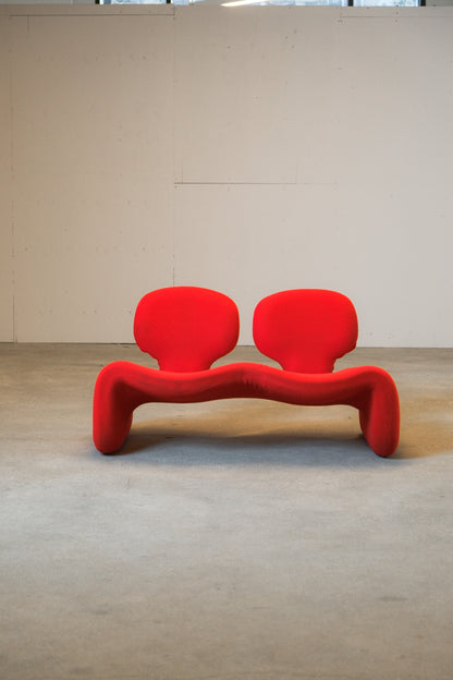 Djinn Sofa in Red